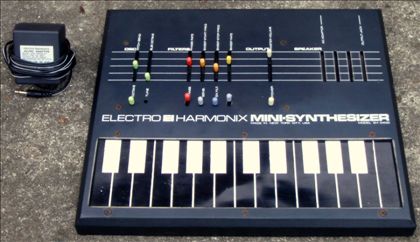 Electro-Harmonix-Mini-Synthesizer"